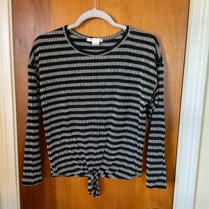 Caution to the Wind Tie Top Black with White Sz S Casual Shirt